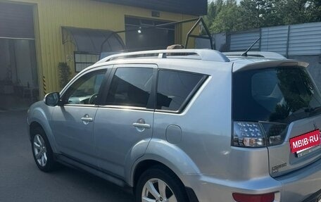 Mitsubishi Outlander III рестайлинг 3, 2010 год, 1 100 000 рублей, 4 фотография