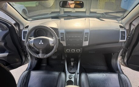 Mitsubishi Outlander III рестайлинг 3, 2010 год, 1 100 000 рублей, 7 фотография