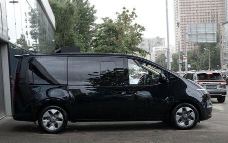 Hyundai Staria, 2021 год, 5 000 000 рублей, 4 фотография