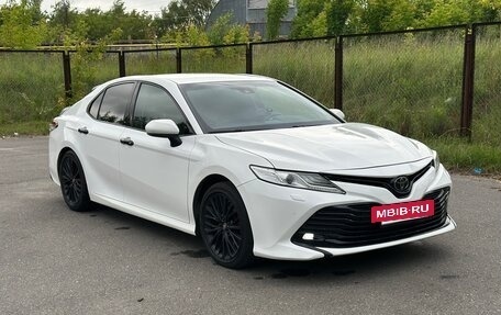 Toyota Camry, 2018 год, 2 954 000 рублей, 2 фотография
