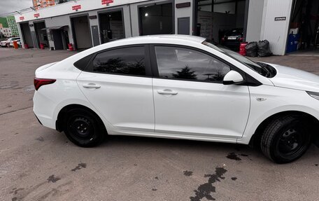 Hyundai Solaris II рестайлинг, 2018 год, 1 065 000 рублей, 3 фотография