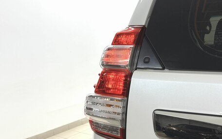 Toyota Land Cruiser Prado 150 рестайлинг 2, 2015 год, 3 065 000 рублей, 10 фотография