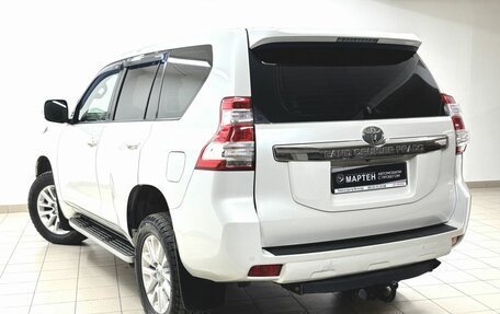 Toyota Land Cruiser Prado 150 рестайлинг 2, 2015 год, 3 065 000 рублей, 6 фотография