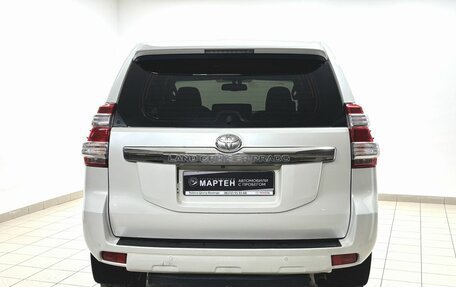 Toyota Land Cruiser Prado 150 рестайлинг 2, 2015 год, 3 065 000 рублей, 5 фотография
