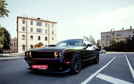 Dodge Challenger III рестайлинг 2, 2020 год, 7 000 000 рублей, 4 фотография