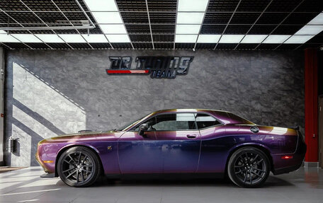 Dodge Challenger III рестайлинг 2, 2020 год, 7 000 000 рублей, 11 фотография