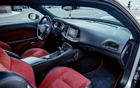 Dodge Challenger III рестайлинг 2, 2020 год, 7 000 000 рублей, 23 фотография