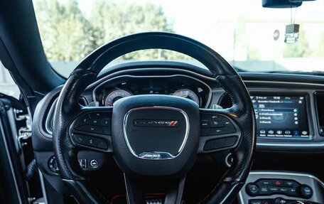 Dodge Challenger III рестайлинг 2, 2020 год, 7 000 000 рублей, 24 фотография