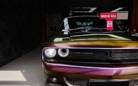 Dodge Challenger III рестайлинг 2, 2020 год, 7 000 000 рублей, 13 фотография