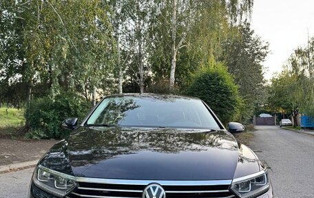 Volkswagen Passat B8 рестайлинг, 2017 год, 2 400 000 рублей, 2 фотография
