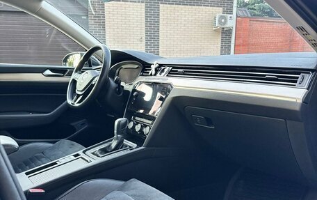 Volkswagen Passat B8 рестайлинг, 2017 год, 2 400 000 рублей, 13 фотография