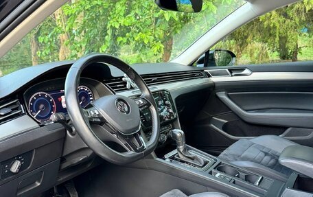 Volkswagen Passat B8 рестайлинг, 2017 год, 2 400 000 рублей, 10 фотография