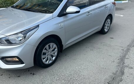 Hyundai Solaris II рестайлинг, 2019 год, 1 350 000 рублей, 3 фотография