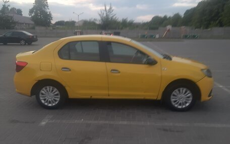 Renault Logan II, 2017 год, 465 000 рублей, 4 фотография