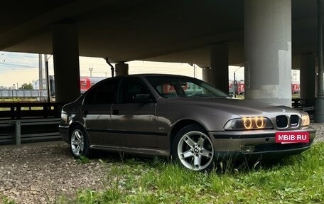 BMW 5 серия, 1998 год, 600 000 рублей, 3 фотография