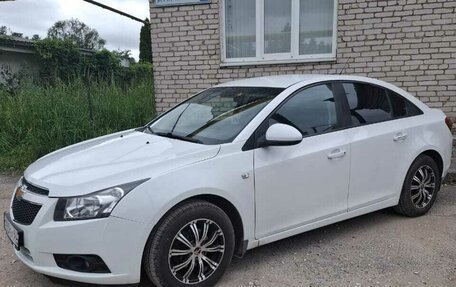 Chevrolet Cruze II, 2011 год, 750 000 рублей, 2 фотография