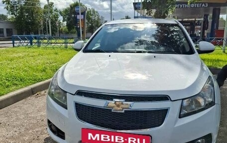 Chevrolet Cruze II, 2011 год, 750 000 рублей, 4 фотография