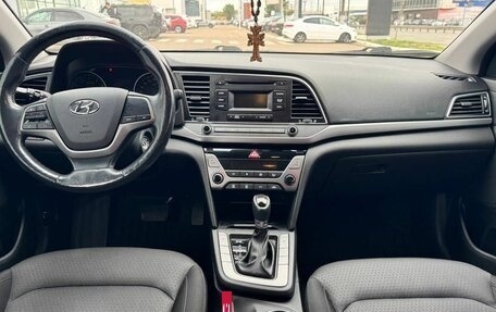 Hyundai Elantra VI рестайлинг, 2017 год, 1 580 000 рублей, 9 фотография