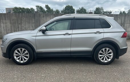 Volkswagen Tiguan II, 2017 год, 2 400 000 рублей, 2 фотография