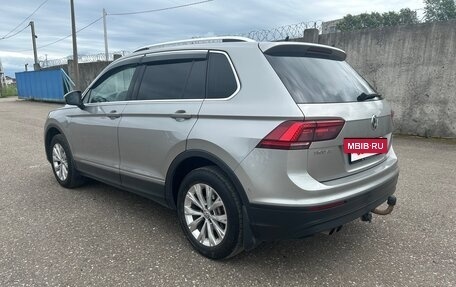 Volkswagen Tiguan II, 2017 год, 2 400 000 рублей, 3 фотография