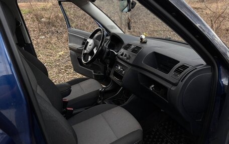 Skoda Fabia II, 2010 год, 400 000 рублей, 11 фотография