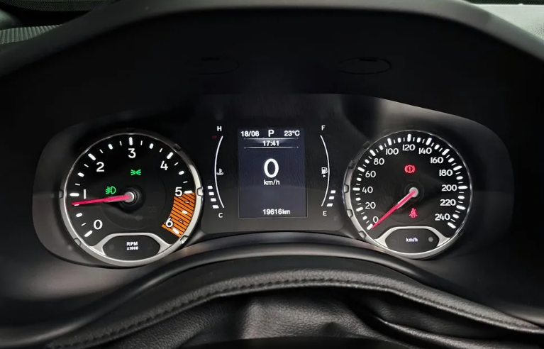 Jeep Renegade I рестайлинг, 2019 год, 2 570 000 рублей, 6 фотография