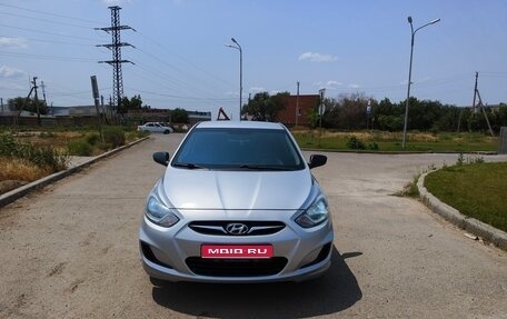 Hyundai Solaris II рестайлинг, 2012 год, 880 000 рублей, 1 фотография