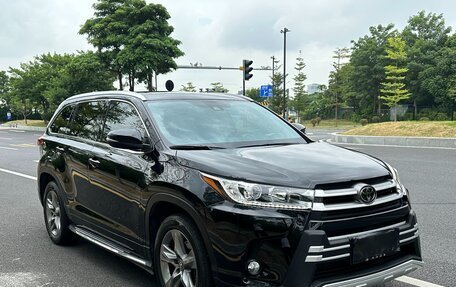 Toyota Highlander III, 2021 год, 2 735 000 рублей, 1 фотография