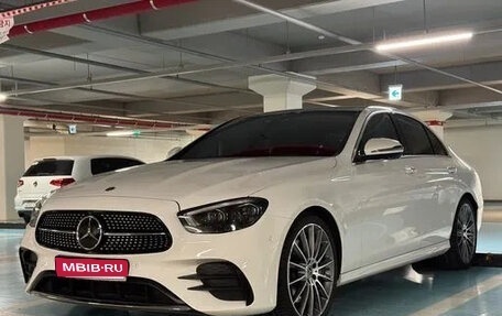Mercedes-Benz E-Класс, 2022 год, 3 600 000 рублей, 1 фотография