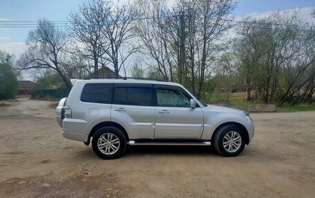 Mitsubishi Pajero IV, 2014 год, 2 650 000 рублей, 3 фотография