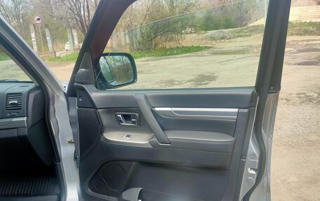 Mitsubishi Pajero IV, 2014 год, 2 650 000 рублей, 9 фотография