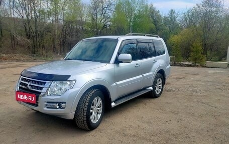Mitsubishi Pajero IV, 2014 год, 2 650 000 рублей, 6 фотография