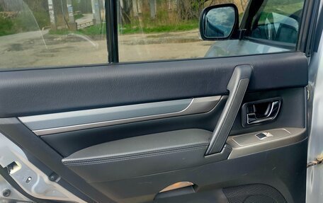 Mitsubishi Pajero IV, 2014 год, 2 650 000 рублей, 10 фотография