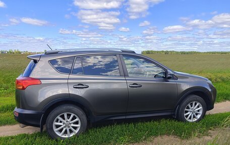 Toyota RAV4, 2013 год, 1 950 000 рублей, 4 фотография