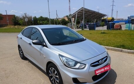 Hyundai Solaris II рестайлинг, 2012 год, 880 000 рублей, 6 фотография