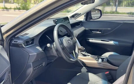 Toyota Harrier, 2022 год, 2 690 000 рублей, 8 фотография