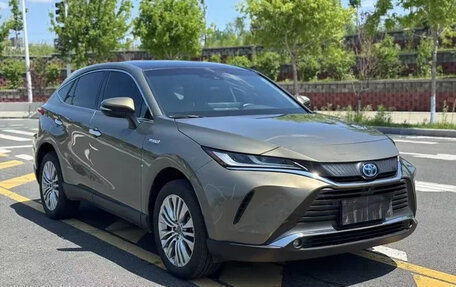Toyota Harrier, 2022 год, 2 690 000 рублей, 4 фотография