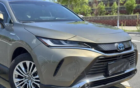 Toyota Harrier, 2022 год, 2 690 000 рублей, 3 фотография
