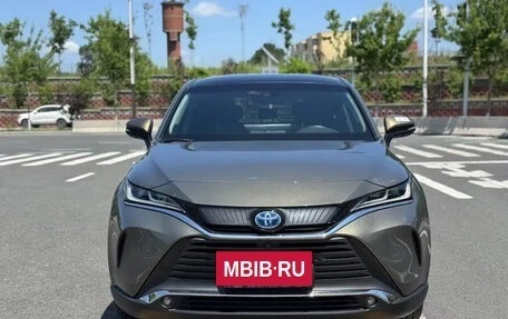 Toyota Harrier, 2022 год, 2 690 000 рублей, 2 фотография