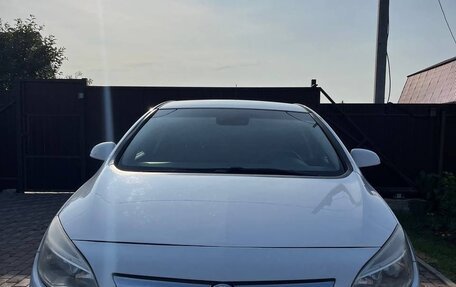 Opel Astra J, 2012 год, 735 000 рублей, 1 фотография