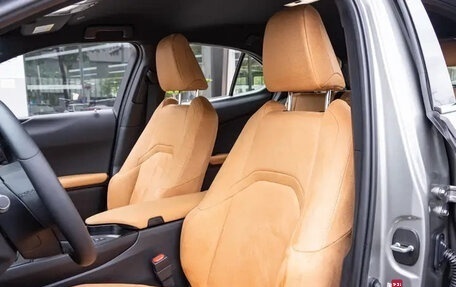 Lexus UX I, 2024 год, 4 450 000 рублей, 10 фотография
