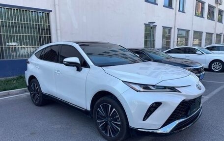 Toyota Venza, 2022 год, 3 200 000 рублей, 2 фотография