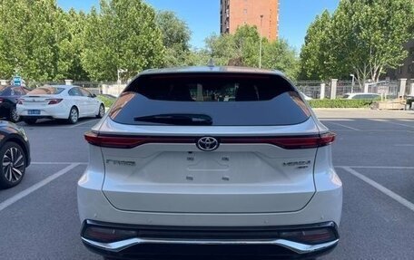 Toyota Venza, 2022 год, 3 200 000 рублей, 4 фотография