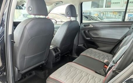 Volkswagen Tiguan II, 2022 год, 2 656 400 рублей, 5 фотография