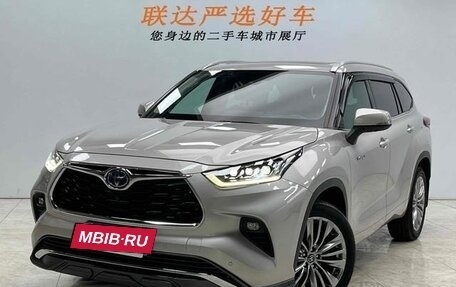 Toyota Highlander, 2022 год, 4 197 400 рублей, 3 фотография