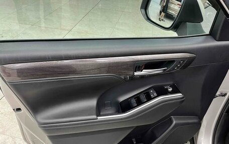 Toyota Highlander, 2022 год, 4 197 400 рублей, 16 фотография