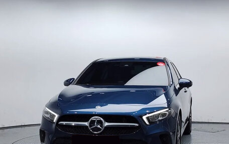 Mercedes-Benz A-Класс, 2022 год, 2 960 000 рублей, 3 фотография