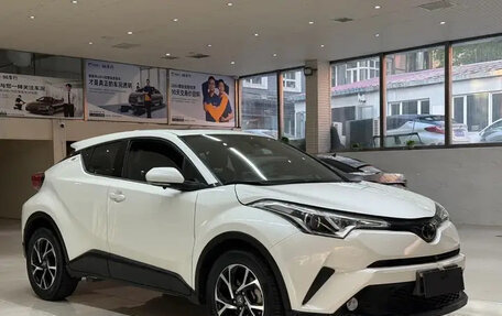 Toyota C-HR I рестайлинг, 2021 год, 1 869 810 рублей, 3 фотография