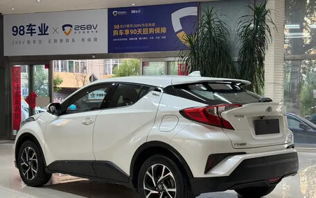 Toyota C-HR I рестайлинг, 2021 год, 1 869 810 рублей, 6 фотография