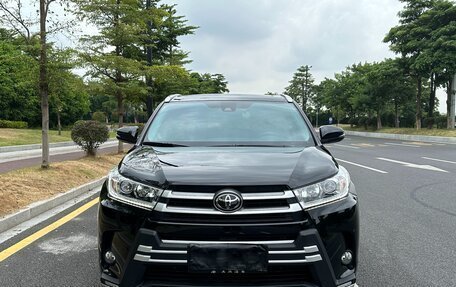 Toyota Highlander III, 2021 год, 2 735 000 рублей, 2 фотография